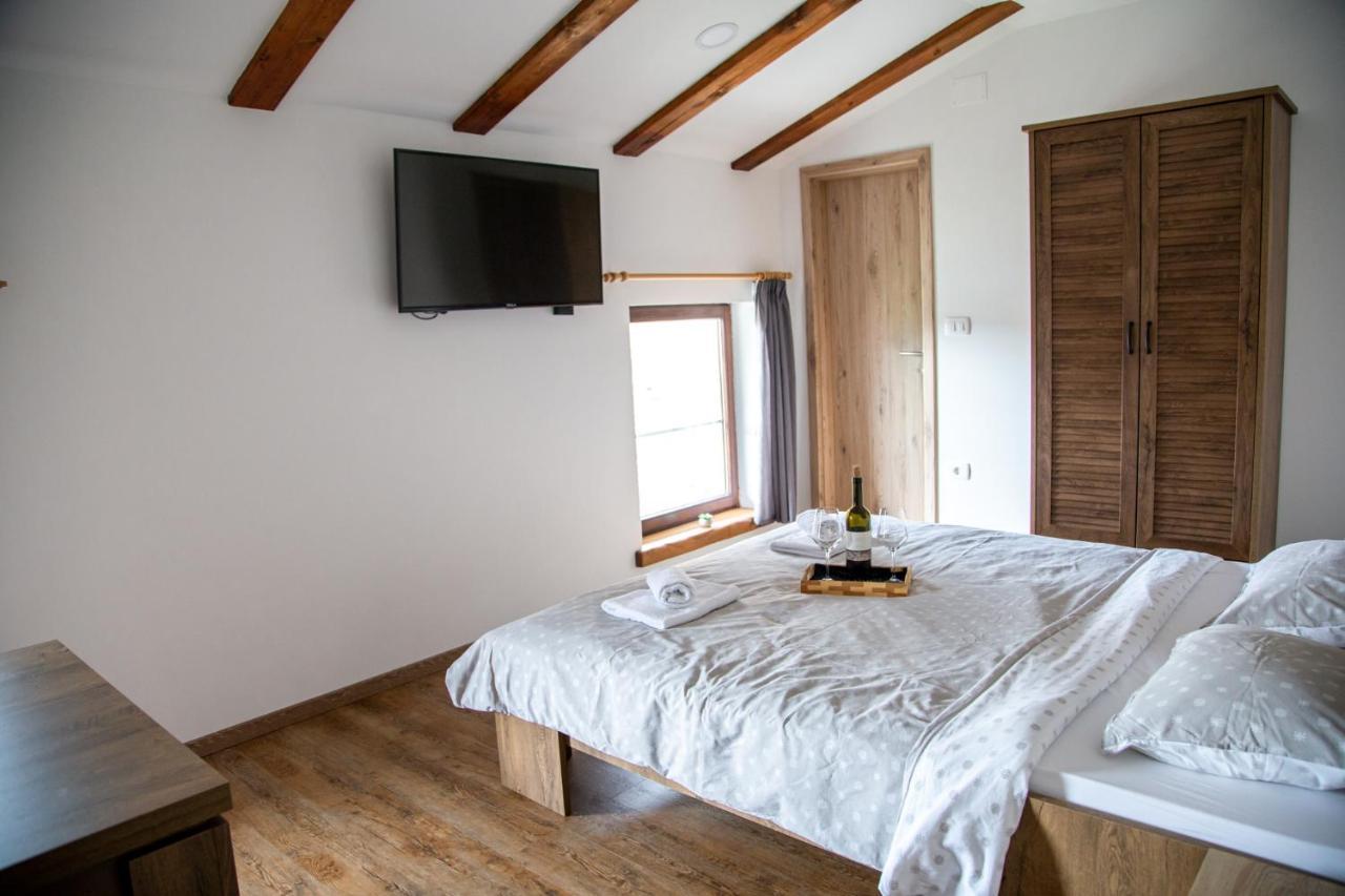 Boutique Rooms & Winery Zorz วิพาวา ภายนอก รูปภาพ