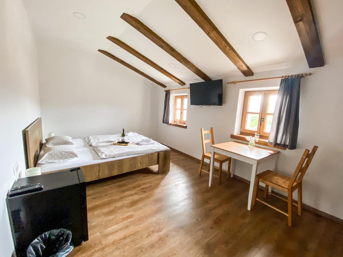Boutique Rooms & Winery Zorz วิพาวา ภายนอก รูปภาพ