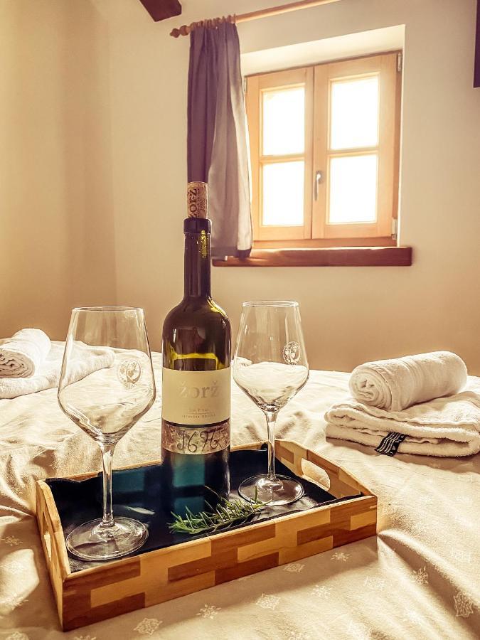 Boutique Rooms & Winery Zorz วิพาวา ภายนอก รูปภาพ